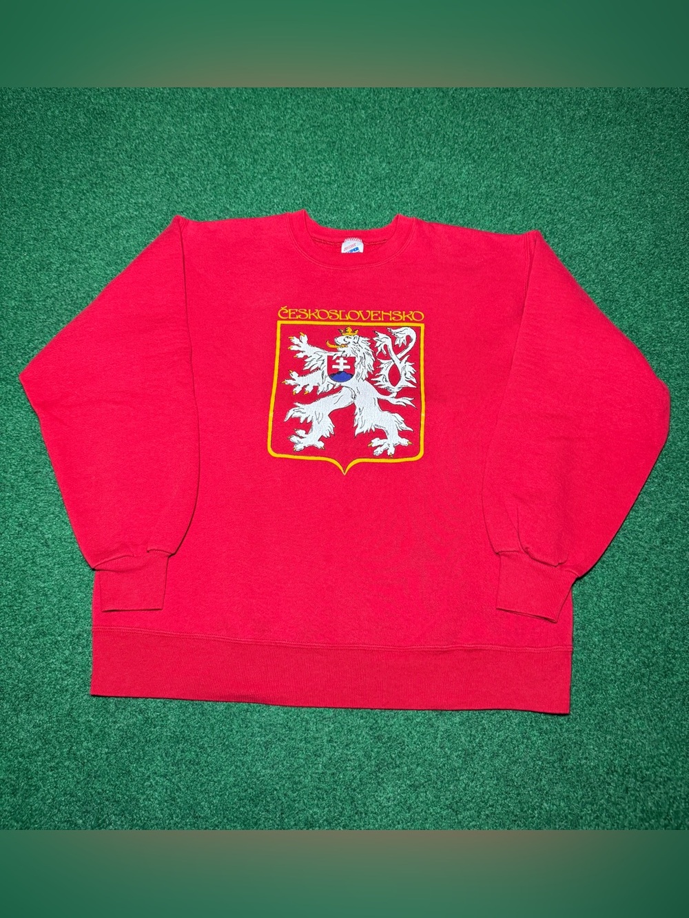 Vintage Czechoslovakia 80s 90s Sweatshirt L/XL 24x26 Red Crewneck
